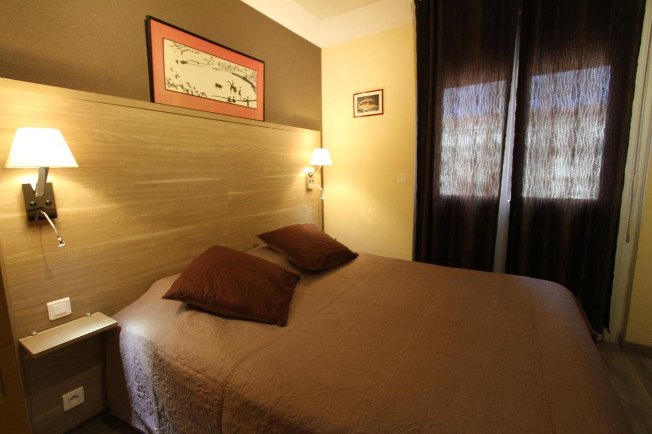 Le Provencal Hotell Tarascon Exteriör bild